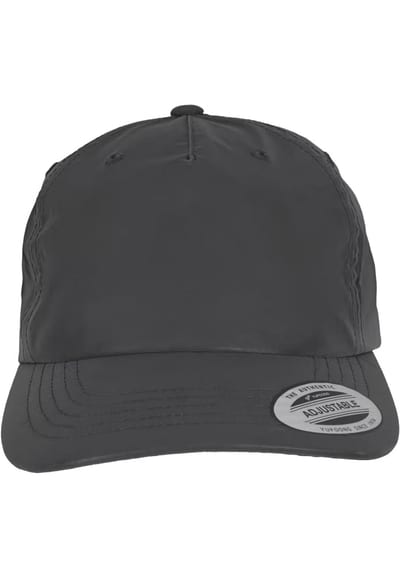 Snapback Cap in Nu